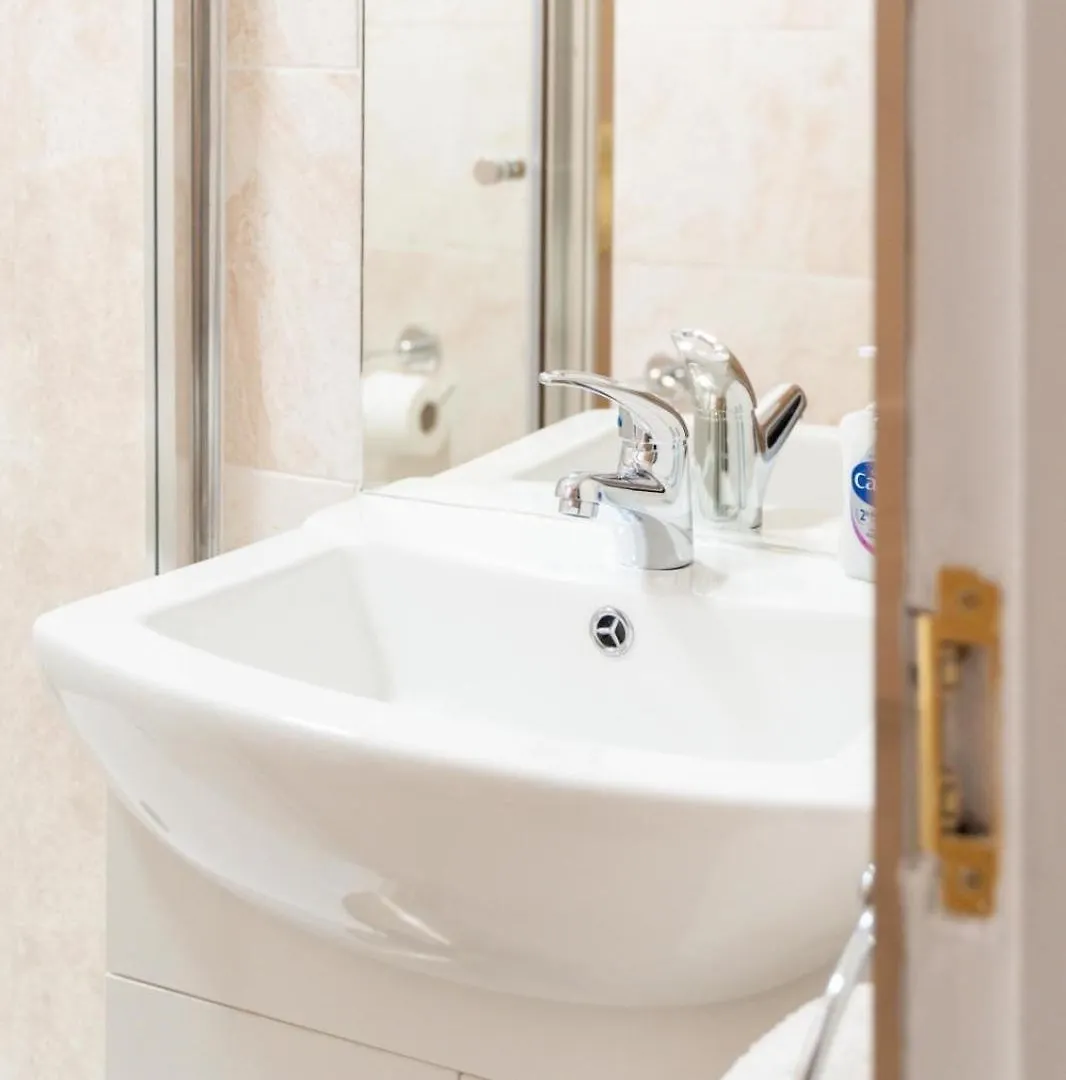Brilliantly Located 2Bd Flat Heart Of Edinburgh! Lägenhet  Edinburg